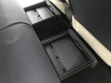 【自社整備工場完備】 自社整備工場を完備しており、納車前は徹底整備後お渡しとなります。自社工場だからこそ時間をかけれる。自社工場だからこそきめ細かい整備を。自社工場だからこそ出来る事があります。