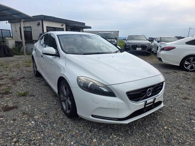 ボルボ V40 
