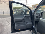 程度が悪い車が安いのは当たり前です。当店はコストを安く!薄利多売価格設定でお客様が良質安価な車両に出会える事にこだわっております。少し年式が古くても程度の良い車両は沢山あります!