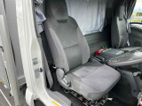 車内シート、ほつれ有りますが大きな破れ出ておりません♪