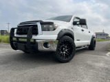 米国トヨタ タンドラ クルーマックス タンドラグレード 5.7 V8 4WD