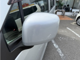 程度が悪い車が安いのは当たり前です。当店はコストを安く!薄利多売価格設定お客様が良い車両をお買い求め安くだけをこだわってます。少し年式古くても程度の良い車は沢山あります。
