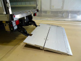 格納ゲート 1,000kg 新明和/RAK10-6495D PGカートストッパー/サイドガード付 長:156cm 幅:230cm 左シャシリア/荷室内PGスイッチコード