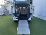 NV200バネットバン  車椅子1台/6人乗り/サイドステップ