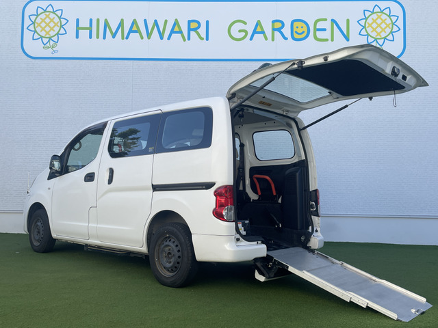 NV200バネットバン  車椅子1台/6人乗り/サイドステップ
