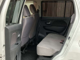【サイドバイザー】は、ついている車とそうでない車がございます。必要であれば、装着可能です。【フロアマット】は、中古車の為ほつれ等がございます。新品をご希望であれば付け替え可能です。