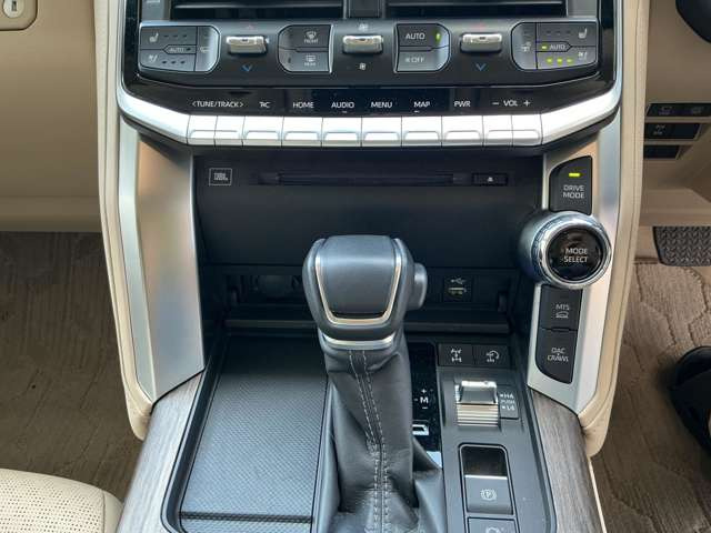 オーダー受付お休み中 トヨタ ランドクルーザー300 3.5 ZX 4WD ワンオーナー車 ベージュ