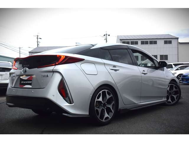 トヨタ プリウスPHV 1.8 A 社外スポイラー 社外18インチ の中古車詳細