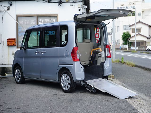 タント福祉車両スローパーLリヤシート仕様