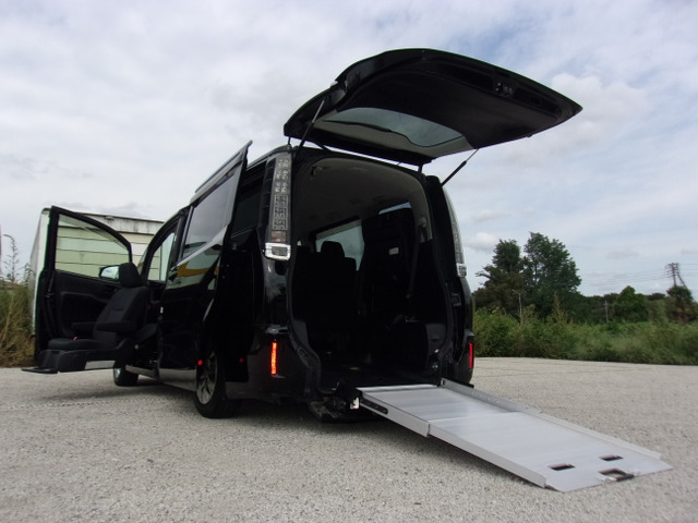 ヴォクシー 2.0 X ウェルキャブ スロープタイプII サードシート付 全自動助手席リフ...