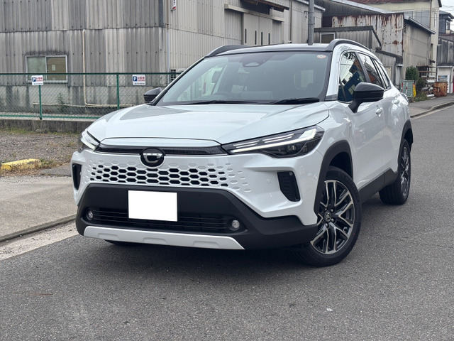 カローラクロス 1.8 ハイブリッド Z E-Four 4WD 新古車 ガラスルーフ メーカーナビ
