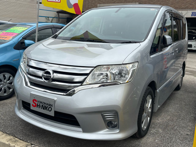 セレナ2.0 ハイウェイスター Vセレクションナビ付き