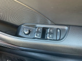 【車内清掃(シートクリーナー)】一脚5,500円(税込)四脚16,500円(税込)※革シート別途相談【車内窓拭き・掃除機】3,300円(税込)【光触媒抗菌】16,500円(税込)