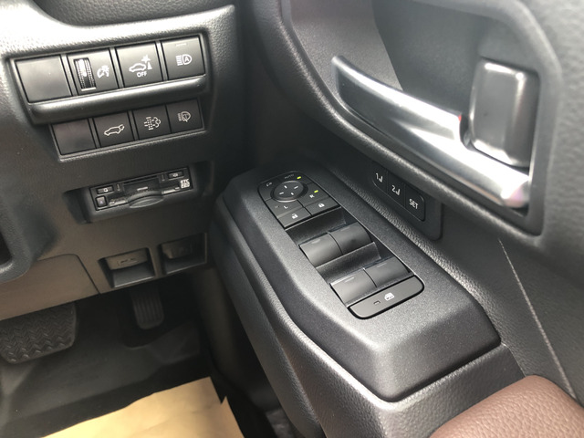 トヨタ ランドクルーザー250 2.8 ZX ディーゼル 4WD サンルーフ