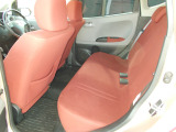 リアシートもキレイな車両です。