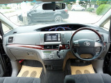 内装は上質な状態になります。前オーナー様の取り扱いもよい車両の様に見受けられます。ぜひご検討くださいぜひご検討ください整備状態も良く平成24年からR6年まですべてトヨタディーラーメンテナンスです。