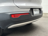 【障害物センサー】車両感覚が掴みにくい狭い駐車場で大活躍!障害物との距離感に合わせて、音で運転者に知らせてくれるとても便利な装備付きです。
