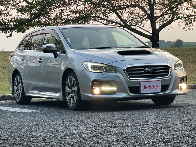 レヴォーグ 1.6 GT アイサイト 4WD 検2年 白本革シート シートヒーター