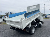 車両右側後面:安心安全のコボレーン付きです👍積載3t💪✨荷台は目立つ凹凸なく、塗装されておりますので綺麗な状態です。走行距離少な目のため、外装内装ともに比較的状態の良いものとなります😊🌿