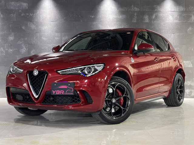 ステルヴィオ2.9 V6 ビターボ クアドリフォリオ 4WD1年保障 禁煙 510PS カーボン内装