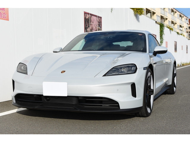 タイカンパフォーマンスバッテリー プラス 4+1シート