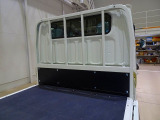 荷台内寸:209&times;161&times;38 三方開 垂直パワーゲート 600kg 極東開発/V601C-4MKT2 長:87cm/有効長:74cm 幅:157cm 左右リア支柱PGスイッチ