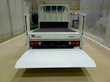 荷台内寸:209&times;161&times;38 三方開 垂直パワーゲート 600kg 極東開発/V601C-4MKT2 長:87cm/有効長:74cm 幅:157cm 左右リア支柱PGスイッチ