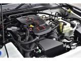【気持ち良くご納車致します】仕上げ専門スタッフによる、専用ポリッシャーによるボディの磨き仕上げ、ホイール、タイヤハウス内側の清掃、内装の抗菌クリーニング、各部スイッチ、ハンドル、細部の清掃を行います。