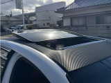 大人気装備!!サンルーフもしっかり装備!!