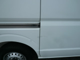 運転席側スライドドア後方キズあります&hellip;。