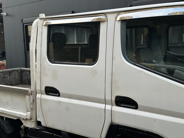 三菱ふそう キャンターガッツ ダブルキャブ 積載1250kg 5速MT の中古車