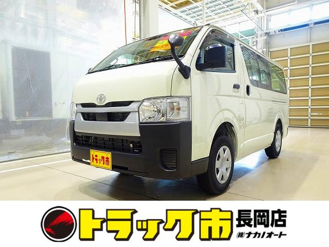ハイエースバン 2.8 DX ロング 4WD 1t 3/6人乗り 5ドア