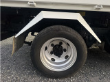 左側後方タイヤ・フェンダー:山あります🏔 🚛全国配送承ります🚛他府県納車実績多数ございます😊(トップページに納車県名記載有)お電話📞やメール📧にてお気軽ご連絡頂けますと幸いです🍀