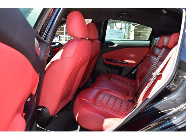 アルファロメオ ジュリエッタ スポルティーバ 赤革シート/フルセグナビ