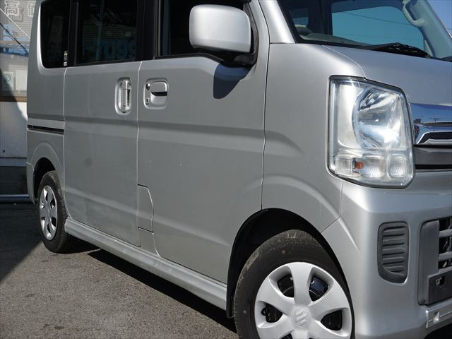 スズキ エブリイワゴン ウィズ 車いす移動車 左右分割式リアシート付