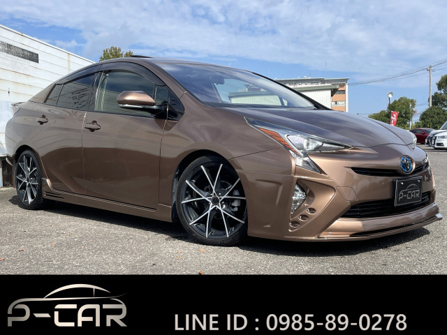 プリウス1.8 S9インチナビ☆サンルーフ☆エアロ