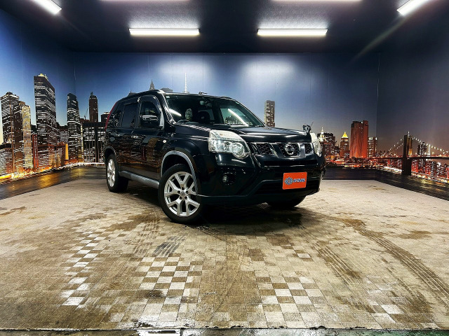 エクストレイル2.0 20Stt 4WD4WD 純正SDナビ 全席シートヒーター