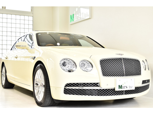 フライングスパーV8 4WD正規D車 ツートン革 19AW 右H