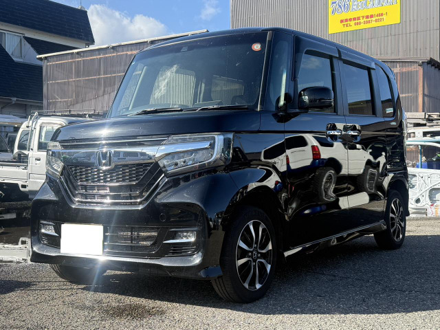 N-BOXカスタム G L ホンダセンシング 4WD 車検残(R9.2) 点検整備有 保証付