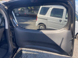 バックドア内張り割れ等ありません!車検、レッカー等で不在がちの為ご来店の際には090-5566-1626川崎までご連絡ください(^^♪