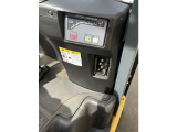 3相200V電源が必要です。