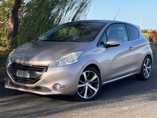 208GT6速マニュアル ガラスルーフ