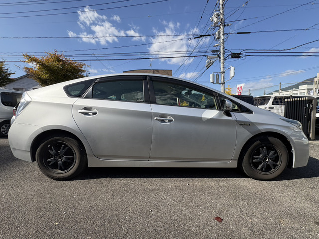 トヨタ プリウス 1.8 S の中古車詳細 (80,688km, シルバー, 広島県