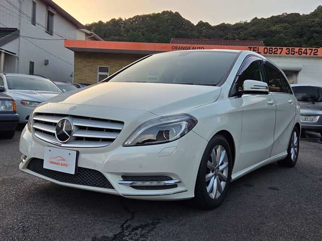 BクラスB180 ブルーエフィシェンシーバックモニター HID パドルシフト