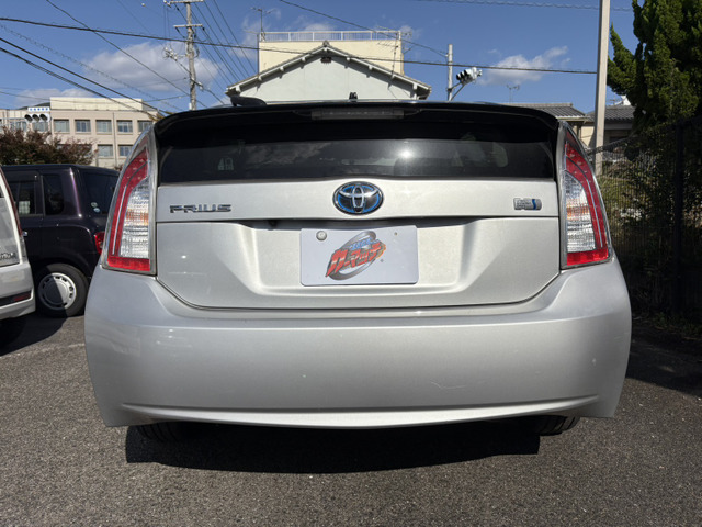 トヨタ プリウス 1.8 S の中古車詳細 (80,688km, シルバー, 広島県