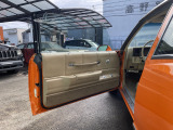 程度が悪い車が安いのは当たり前です。当店はコストを安く!薄利多売価格設定でお客様が良質安価な車両に出会える事にこだわっております。少し年式が古くても程度の良い車両は沢山あります!
