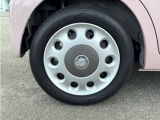 テーブルからキッズルームが見えるので安心してお車探しが可能です!