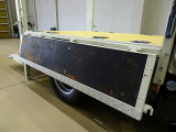 荷台内寸:205&times;161&times;38 三方開 床板張替え 埋め込みフック4対 左右アオリ上部/前立て鳥居アルミ縞鋼板 鳥居作業灯2個 垂直PG/800kg付