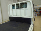 荷台内寸:209&times;161&times;38 三方開 リアアオリチェーン2個 垂直PG/600kg 極東開発/V601B-1MKT2 長:85cm/有効長:75cm 幅:157cm 左右リア支柱PGスイッチ