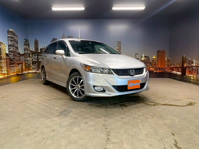 ストリーム2.0 RSZ Sパッケージ 4WD黒半革シート Stradaナビ